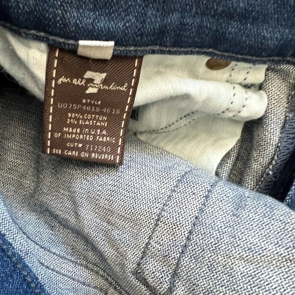 7 for All Mankind medium wash bootcut jeans Women’s size 29 beaded back pocket - Picture 5 of 6